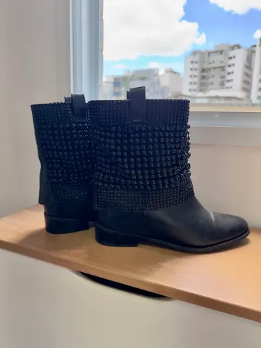 Bota Shutz - número 39