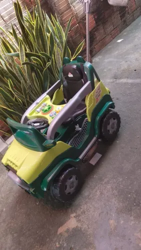 Carrinho de passeio Jeepe infantil