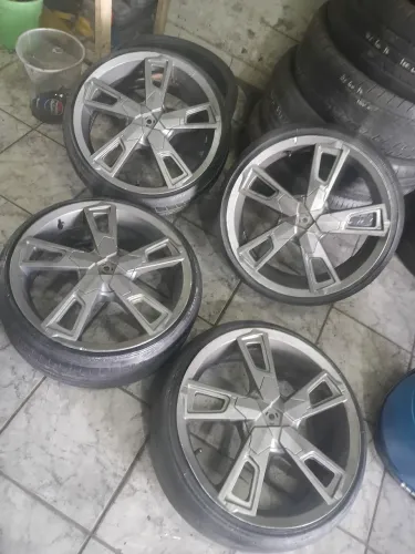 Rodas 17 mangels AirForce pneus baixos 