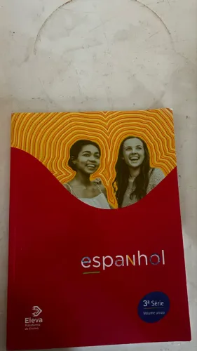 Livro de espanhol eleva