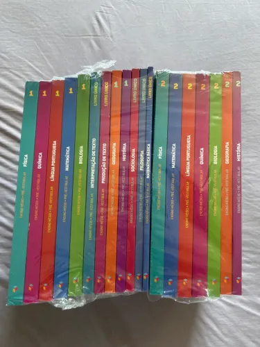 Material 1 e 2 poliedro completo 3 ano mês