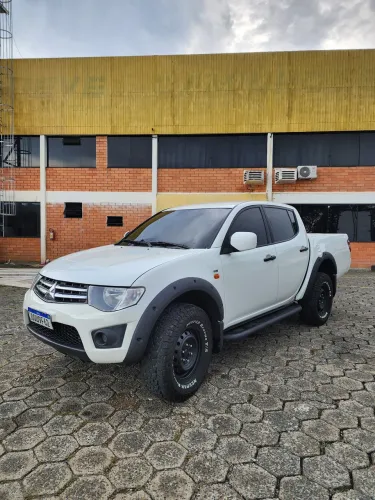 Mitsubishi L200 Triton GLS 3.2 CD TB Int.diesel MEC 2013