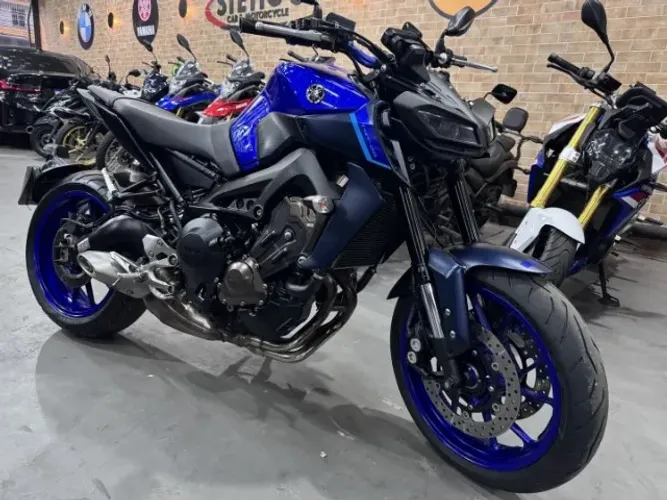 YAMAHA MT-09