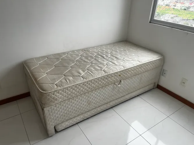 Cama Baú Solteiro 90x190 cm ? Bom estado