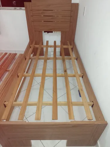 Vende se cama de solteiro 