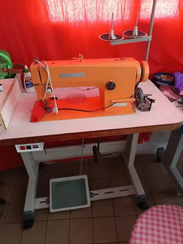 VENDO MÁQUINA DE COSTURA RETA INDUSTRIAL USADA