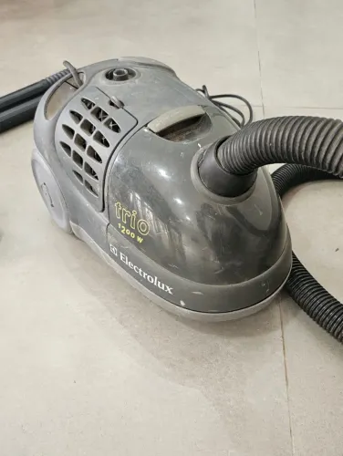 Aspirador de Pó Electrolux Trio - 1200W