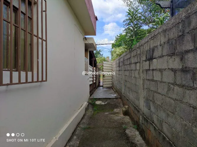 Casa para locação de 2 quartos localizada no bairro Flávio de Oliveira