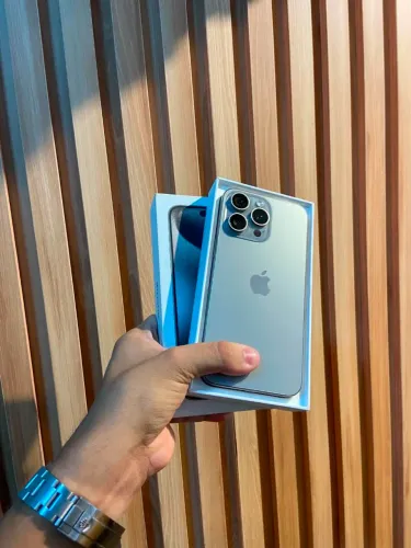 IPHONE 15 PRO MAX TOP
