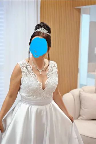 Vestido usado apenas 01 dia, perfeito 