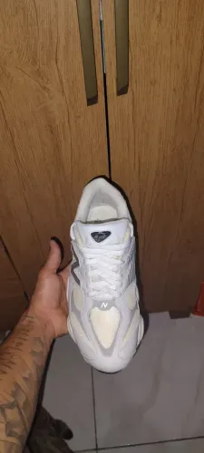 Tênis New Balance 9060