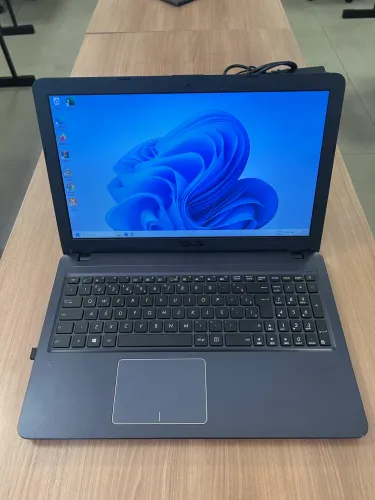 Notebook ASUS VivoBook X543UA i3 6ª Geração 4GB 1TB 15,6?