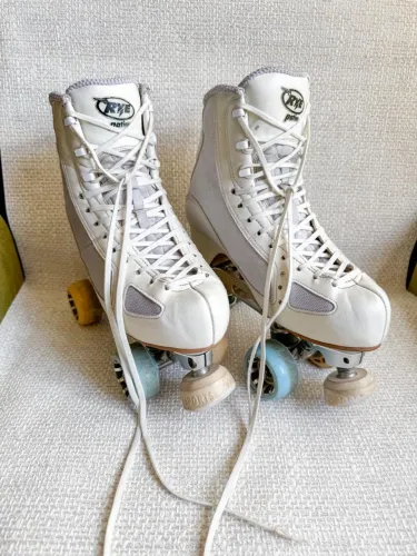Patins Rye base Revolution e bota Cristal tamanho 37