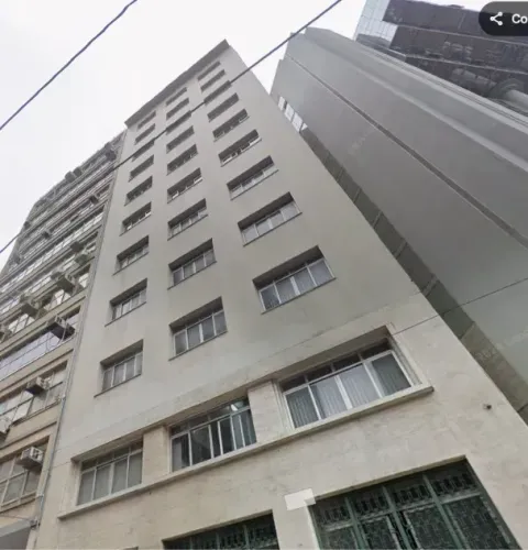 Prédio com 14 andares e loja comercial no térreo apenas 80 mts da estação do metrô Republi