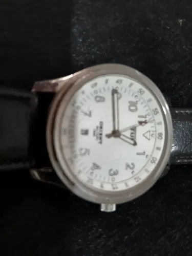 Relogio oriente quartz