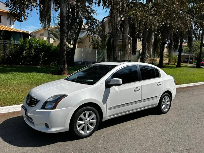 Nissan Sentra SL 2.0/ 2.0 Flex Fuel 16V Aut. 2013