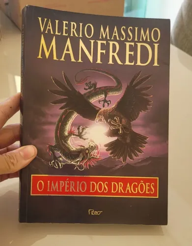 Livro Usado "O Império dos Dragões" do autor italiano Valerio Massimo Manfredi.