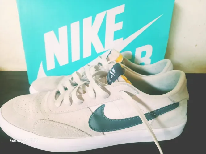 Vendo tênis NIKE CB, estilo casual. 