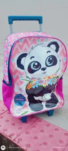 Vendo essa mochila infantil 30 reais * zap chama lá.