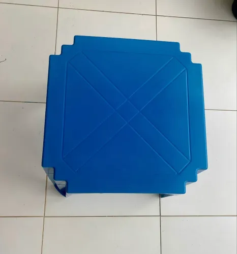 Mesa plástica azul infantil 