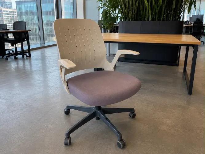Cadeira semi nova Flexform My Chair