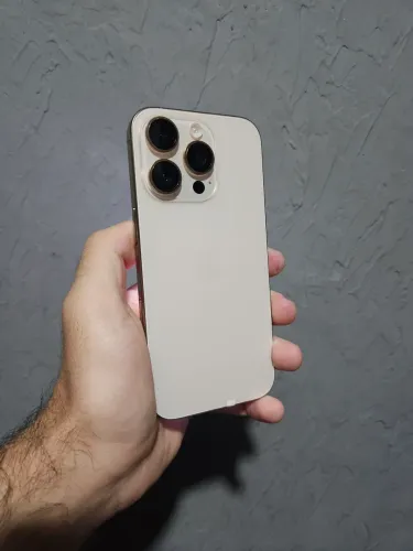 IPhone 16 Pro(Leia a descrição)
