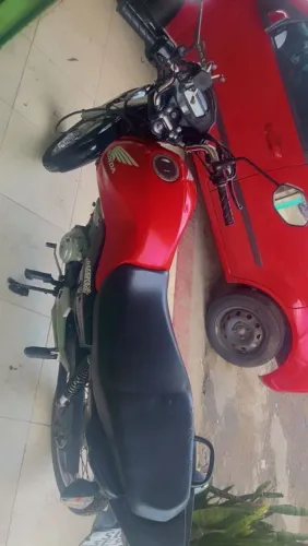 VENDO START 160 MOTO REVISADA TUDO OK .. MOTOR FEITO APENAS COM MARCAS DE USO ..