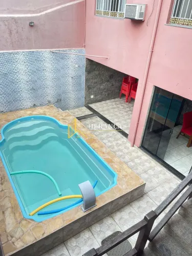 Casa grande e aconchegante no condomínio Vale das Acácias Vila Valqueire!