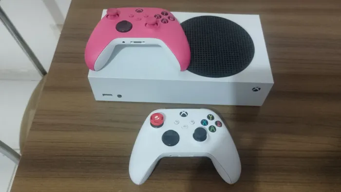 Xbox Séries S 500gb Completo + 2 controles Original