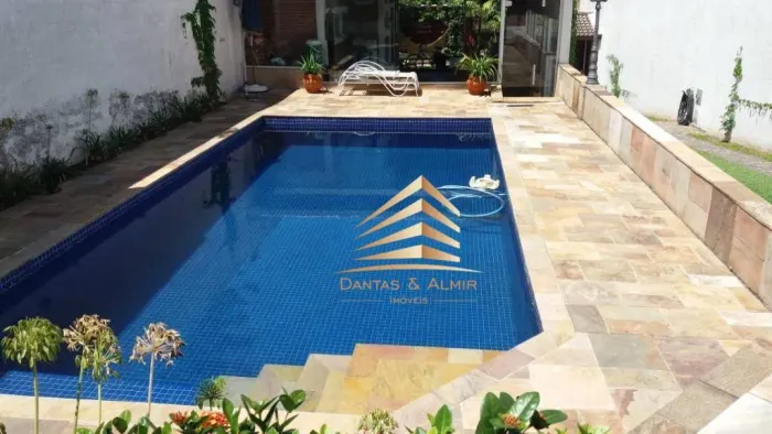 Sobrado com 3 suítes e com piscina a venda na Vila Rosália em Guarulhos