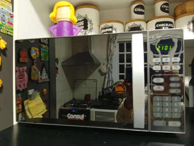 Vende-se forno microondas em excelente estado de conservação.