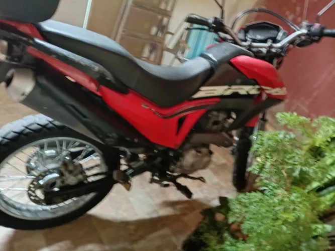 Vendo Honda Bros 160 ano 2019, vistoriada 2026 em meu nome. Funcionando perfeitamente.