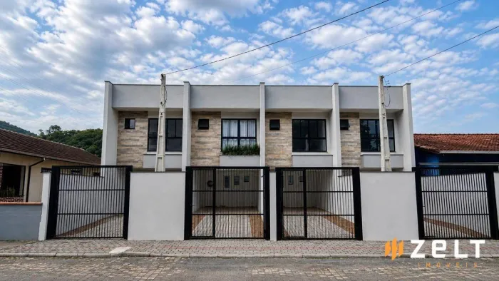 Casa com 3 dormitórios à venda, 96 m² por R$ 565.000,00 - Glória - Blumenau/SC