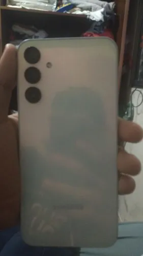 Vende-se celular quebrado a15