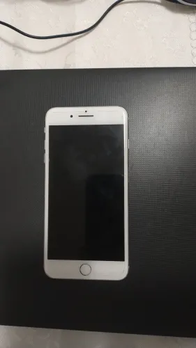iPhone 8 Plus 64 GB