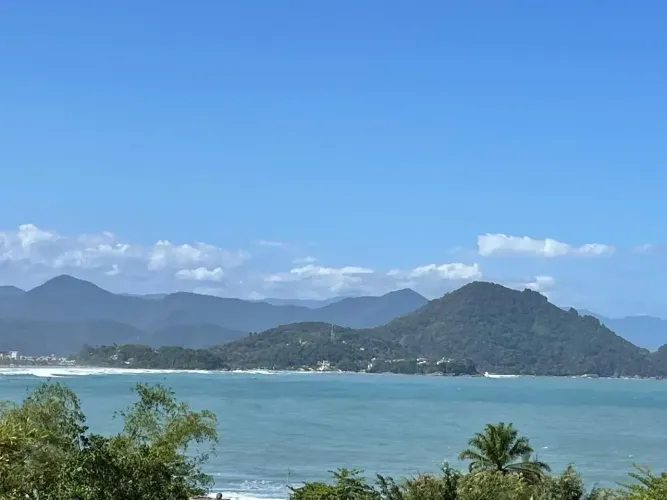 Apartamento na Praia das Toninhas, reformado com vista para o mar - Ubatuba - SP