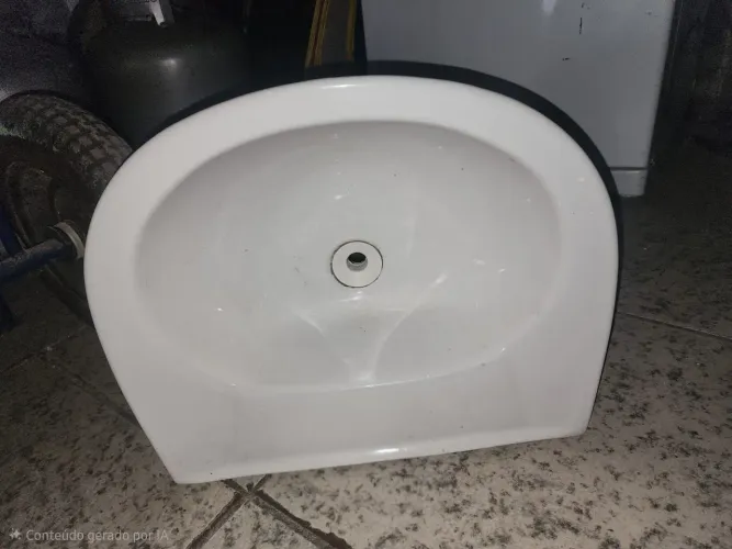 Vende se pia em Bom estado
