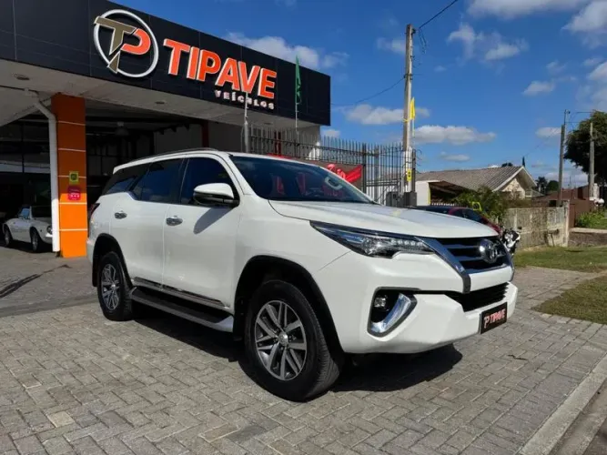 Toyota Hilux SW4 SRX 4X4 2.8 TDI 16V Dies. Aut. 2018