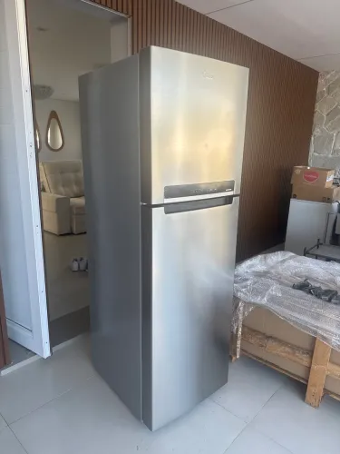 Geladeira Midea inox