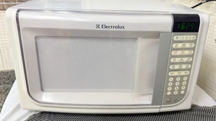 Microondas Eletrolux 31Litros