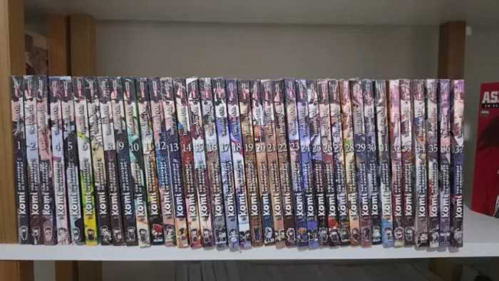 Coleção Komi completa e lacrada (1 ao 37) - Komi não consegue se comunicar