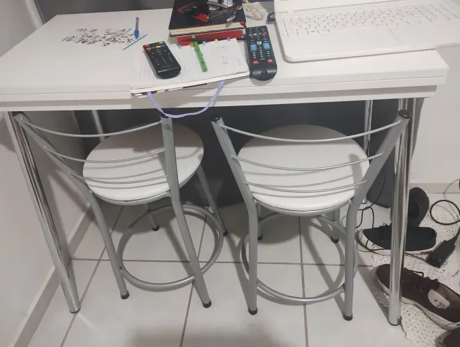 Mesa dobrável com banqueta