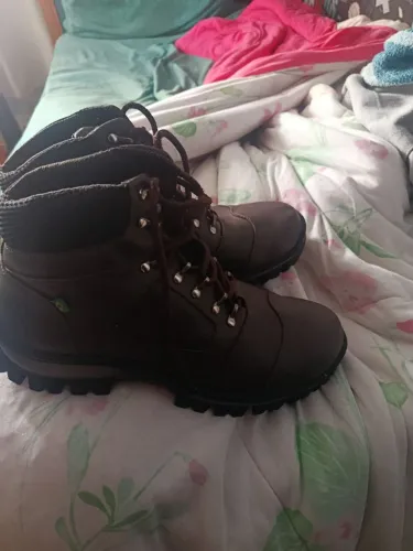 Bota semi nova