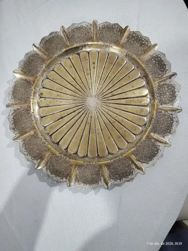 Bandeja em metal prateado da marca prata 90 ART - prata
