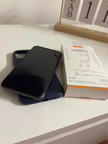 iPhone 11 64gb semi novo