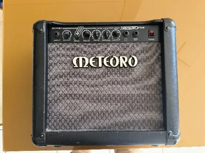 Amplificador Meteoro Nitrous Drive 15W - Ideal para treino, nunca saiu de casa.