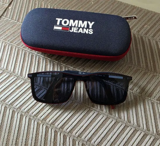 Armação Tommy Jeans TJ 0018/CS com Clip-On Solar - Original