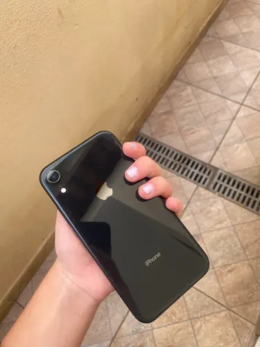 iPhone XR usado | vendo com capinhas!
