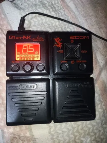 Pedaleira de guitarra ZOOM G1on AK