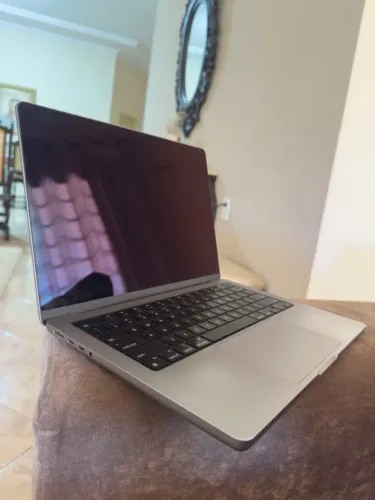 Macbook Pro M3 14 usado